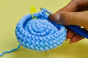 How to weave a cute blue whale doll?